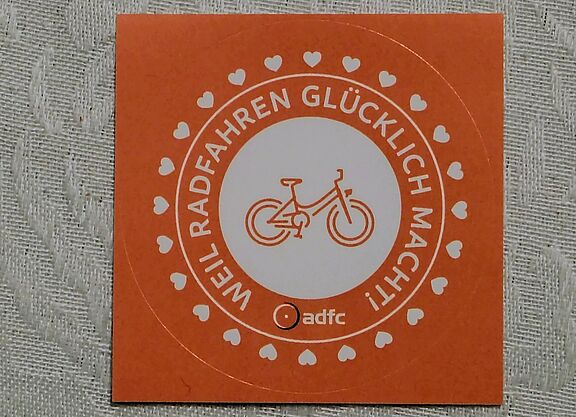 Bild 1 von 2: WEIL RADFAHREN GLÜCKLICH MACHT - adfc - (C) ADFC Langenhagen